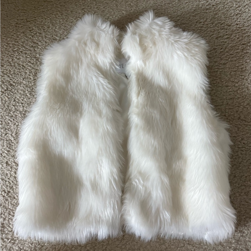 dELiA*s White Faux Fur Vest